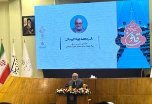 لاریجانی: نمایندگان مجلس در جهاد تبیین می‌توانند پرچمدار باشند