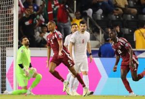 شکست ایرانِ ۱۰ نفره برابر قطر/ اخراج بدموقع کار را خراب کرد