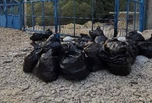 کوهنوردان منطقه گردشگری تنگ کبوتری شهرستان بویراحمد را پاکسازی کردند