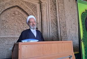 خطیب جمعه اردستان: حقوق بشر اسلامی، پاسخی به ادعاهای دروغین غرب