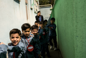 رقص دسته‌جمعی دانش‌آموزان در یک مدرسه جنجالی شد