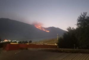 مرادی: ۴ تیم عملیاتی برای اطفای حریق جنگل‌های مرزن آباد اعزام شدند