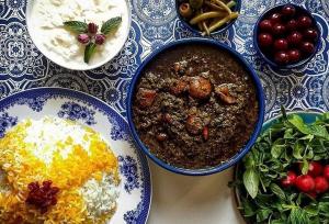 طرز تهیه خورش قورمه سبزی با گوشت قلقلی