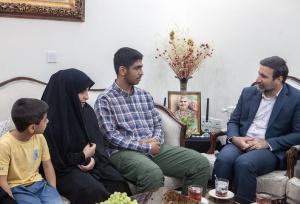 سخنگوی شورای نگهبان با خانواده شهید ناظر «محمدرضا زندی» دیدار کرد