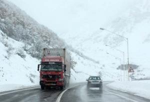 مه گرفتگی و کاهش میدان دید در گردنه اسدآباد
