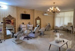 معاون بهداشت دانشگاه‌ علوم پزشکی البرز: آرایشگاه‌های غیر بهداشتی را به ۱۹۰ اطلاع دهید