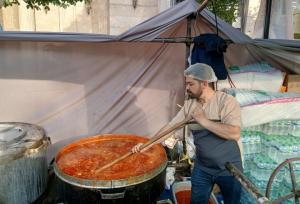 خدمت رسانی موکب های پذیرایی در خیابان امام رضا(ع) مشهد