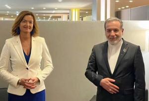 عراقچی با وزیر امور خارجه اسلوونی دیدار کرد