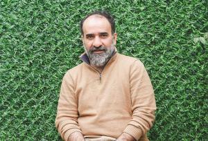 رضا امیرخانی در دماوند سقوط کرد