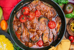 طرز تهیه خوراک گوجه بادمجان ساده با طعمی بی‌نظیر