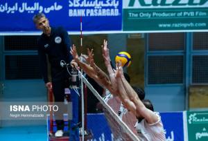 فولاد برد، سپاهان صعود کرد