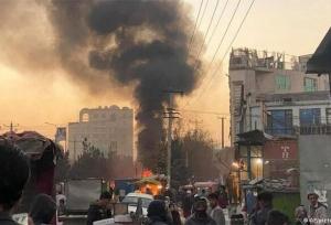 خودرو دیپلماتیک در جلال‌آباد افغانستان هدف قرار گرفت/ چند نفر کشته و زخمی شدند