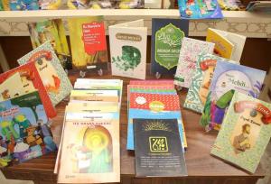 کتابداران گران‌قدر چراغداران راه دانایی‌اند