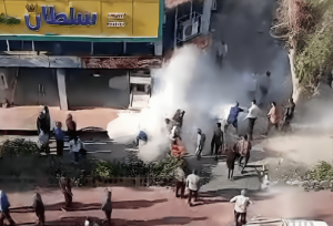 خودسوزی یک دانشجو در درگیری با ماموران شهرداری