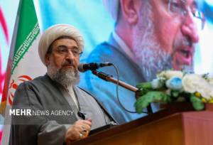 مطهری‌اصل: شخصیت امام علی(ع) فراتر از زبان و شعر است