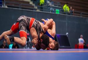 اشتباه داوری در لیگ کشتی فرنگی محرز شد؛ کاپ سومی به دانشگاه آزاد