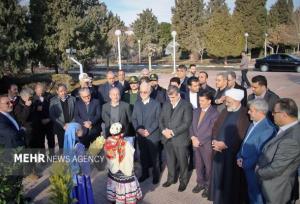 وزیر کشور به سمنان سفر کرد؛ افتتاح ۱۳۸۸ واحد مسکونی؛ مؤمنی: بن بستی در حوزه انرژی وجود ندارد