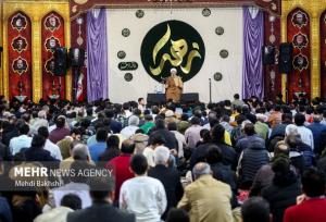 دشمن با هزینه سنگین در پی دور کردن نسل جدید از سیره اهل‌بیت(ع) است