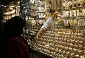 بازار طلا دیگر نای تکان خوردن ندارد؛ تداوم نوسانات جزئی قیمت طلا و سکه