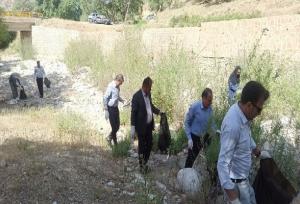 جمع آوری۵۰۰ کیلو زباله از رودخانه بشار یاسوج