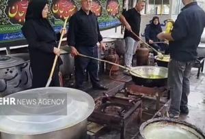 پخت ۱۰ هزار پُرس غذای نذری همزمان با روز عاشورا در آستانه اشرفیه