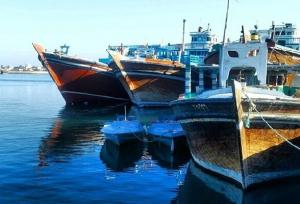 توقیف ۵ لنج صیادی غیر مجاز و کشف بیش از ۵ تن آبزیان صید شده در کیش