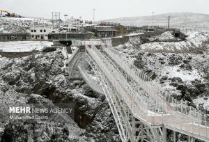 بارش باران و برف در ارتفاعات پایتخت؛ هوا سه درجه سرد می‌شود