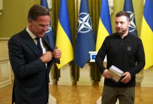 روایت «زلنسکی» از رایزنی خود با دبیرکل ناتو