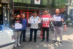 تجمع چند هوادار مقابل باشگاه پرسپولیس
