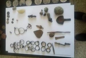 قاچاقچیان با ١۵٠ قلم شی تاریخی درنرماشیر دستگیر شدند