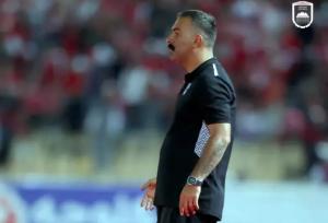 حمایت چادرملو از حنیف در مقابل شعارهای پرسپولیسی‌ها