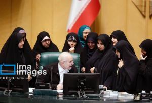 قالیباف توسط نمایندگان زن مجلس محاصره شد!