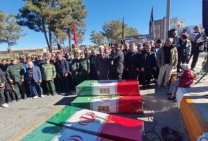 اقامه نماز بر پیکر شهدای گمنام در بیرجند