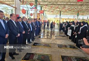تجدید میثاق نایب رئیس مجلس با شهدای آبادان