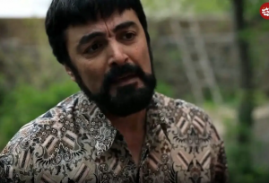 عکس خانوادگی از «کبیر جوانِ آنام» در کنار دو پسرش