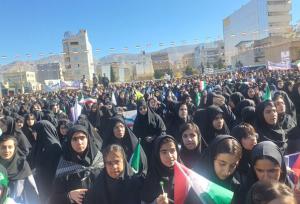 خروش مردم ایلام در راهپیمایی ۱۳ آبان ماه