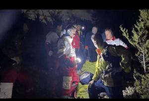 نجات دو کوهنورد حادثه‌دیده در ارتفاعات تنگ سولک بهمئی پس از ۹ ساعت