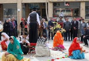 چراغ سی و هفتمین جشنواره تئاتر استانی چهارمحال و بختیاری روشن شد