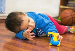 علائم اولیه اتیسم در نوزادان را بشناسید