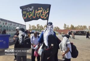 ازدحام زائران عتبات در مرز زرباطیه عراق برای ورود به کشور