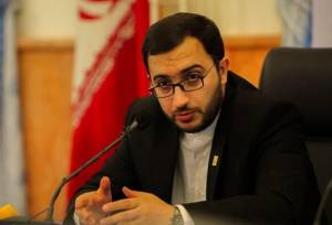 علت غیبت مجید مجیدی در جشنواره فیلم فجر/ چه کتابی به پزشکیان اهدا شد؟