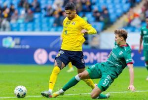 محبی و معضل پنالتی در روستوف؛ وینگر ایرانی پنالتی زن اول نیست