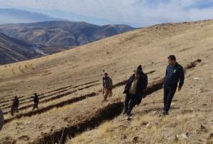 آغاز عملیات بانکت‌بندی و اصلاح اراضی در روستای مروارید کامیاران