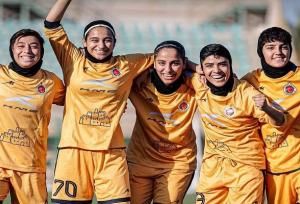 خاتون بم با برتری پرگل برابر ملوان در صدر ماند