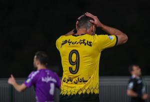 شکست ۳ گله سپاهان مقابل الدحیل در نیمه نخست