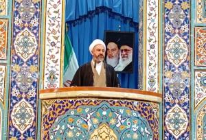 امام جمعه ایلام: قوی شدن در ابعاد نظامی، علمی و مدیریتی لازمه کشور است