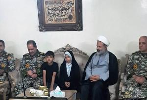 دیدار امیر صباحی‌فرد با خانواده یکی از شهدای ارتش در جنگ ۱۲ روزه