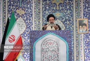 آیت الله خاتمی: تقوا، کلید موفقیت و حریم‌داری در برابر چالش‌ها است
