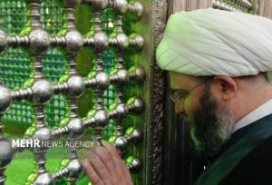 تجدید میثاق رئیس سازمان تبلیغات با آرمان‌های امام راحل(ره) در حرم مطهر