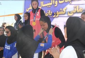 پایان کار مسابقات والیبال ساحلی قهرمانی دختران کشور در شهرستان بناب